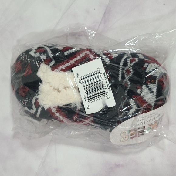 Muk Luks Pom Slipper Socks - Picture 4 of 6